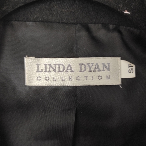 Trenchcoat - Picture 3 of 7